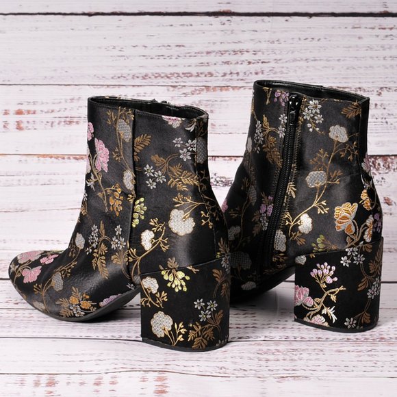 Bar III, Floral Bottie, with 3" heel, Size 11 - Picture 4 of 9